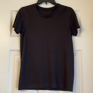 Lululemon "Swiftly Breathe SS Shirt Squad" Top